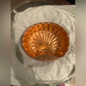 Vintage Wear-Ever Clam Shell Copper Aluminum 6 Cup Cake Jello Mold